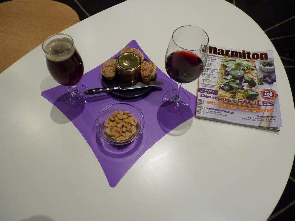 Hotel Ibis Styles Roanne Centre Gare Exterior foto